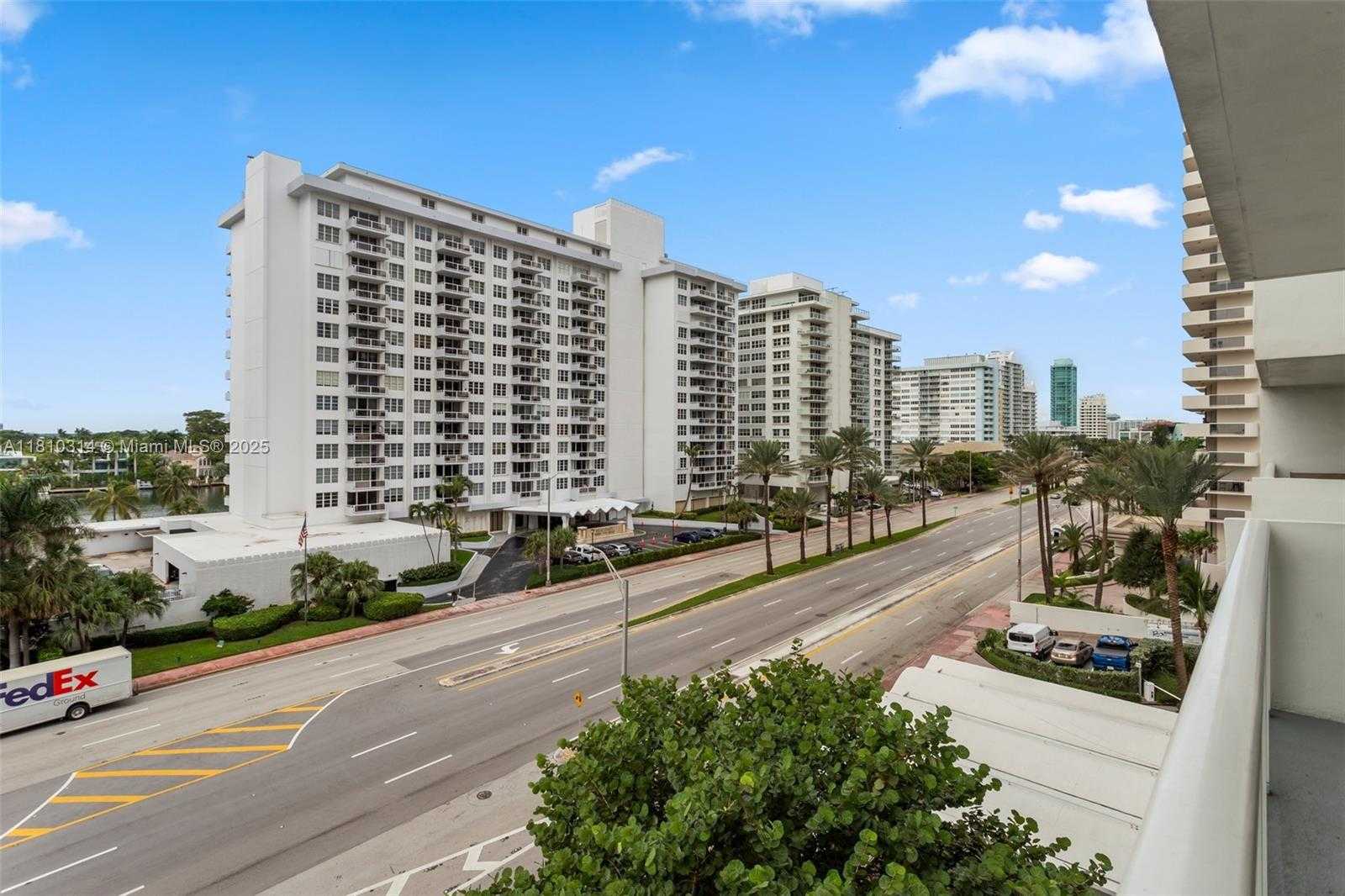 Small Image of 5701 COLLINS AVE #503, Miami Beach Number 30