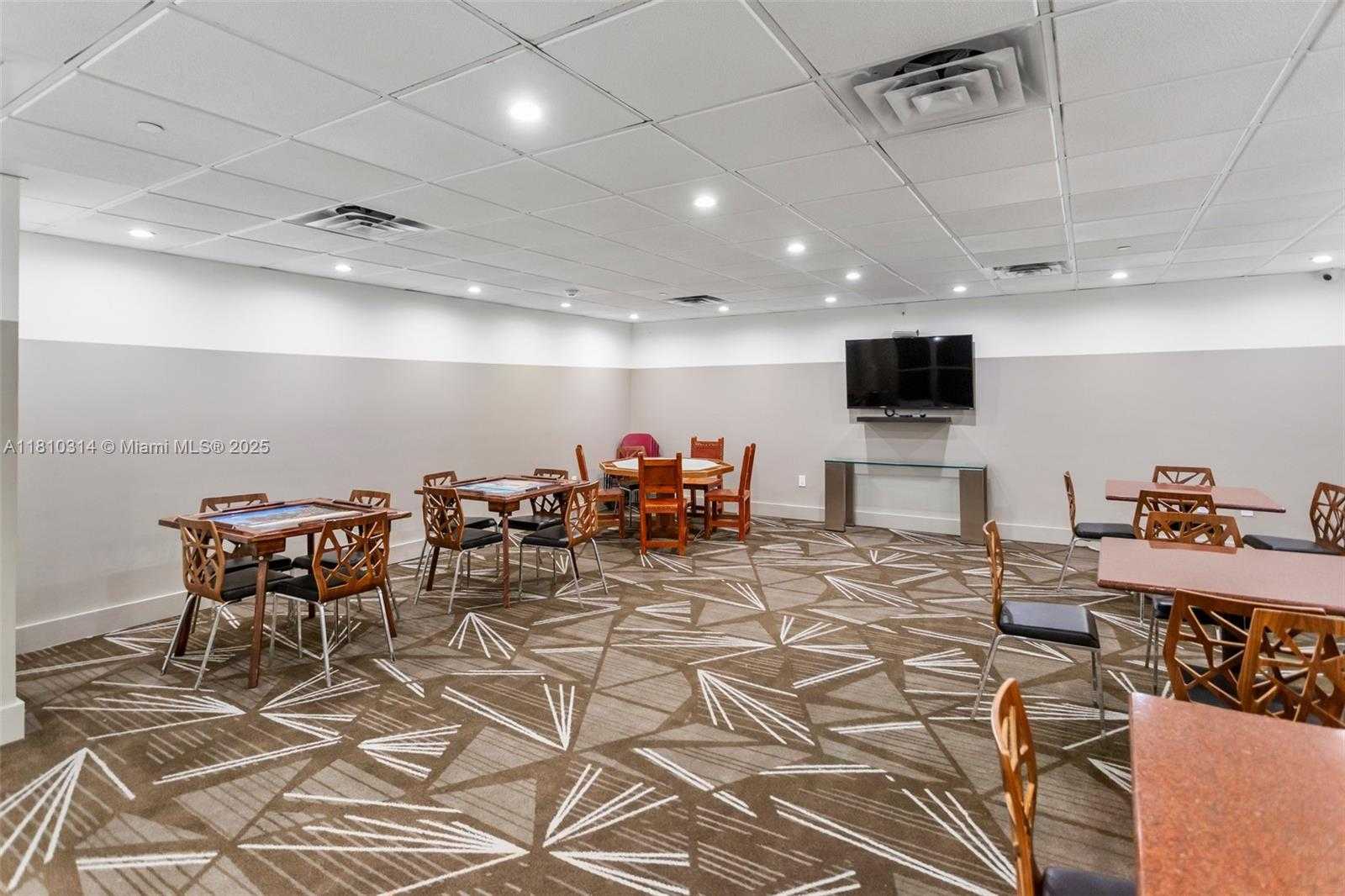 Small Image of 5701 COLLINS AVE #503, Miami Beach Number 36