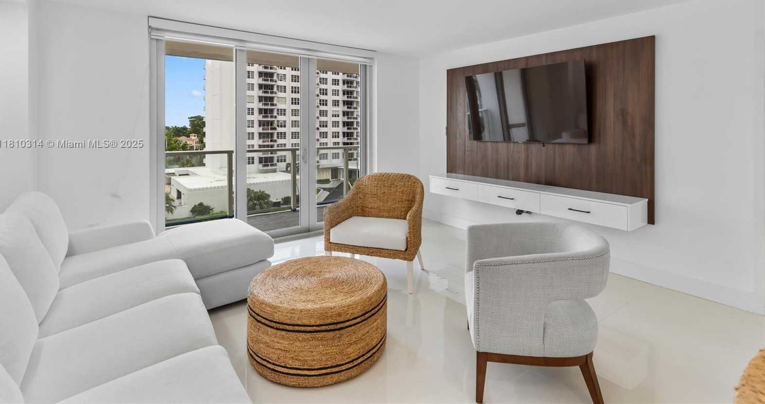 Small Image of 5701 COLLINS AVE #503, Miami Beach Number 4