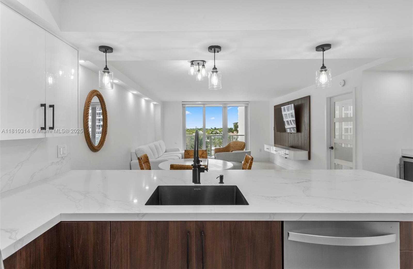 Small Image of 5701 COLLINS AVE #503, Miami Beach Number 9