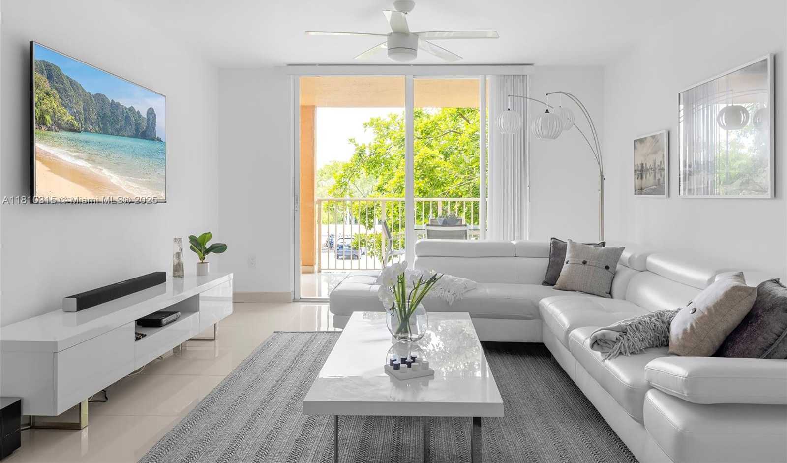 Small Image of 19901 #2307, Aventura Number 12