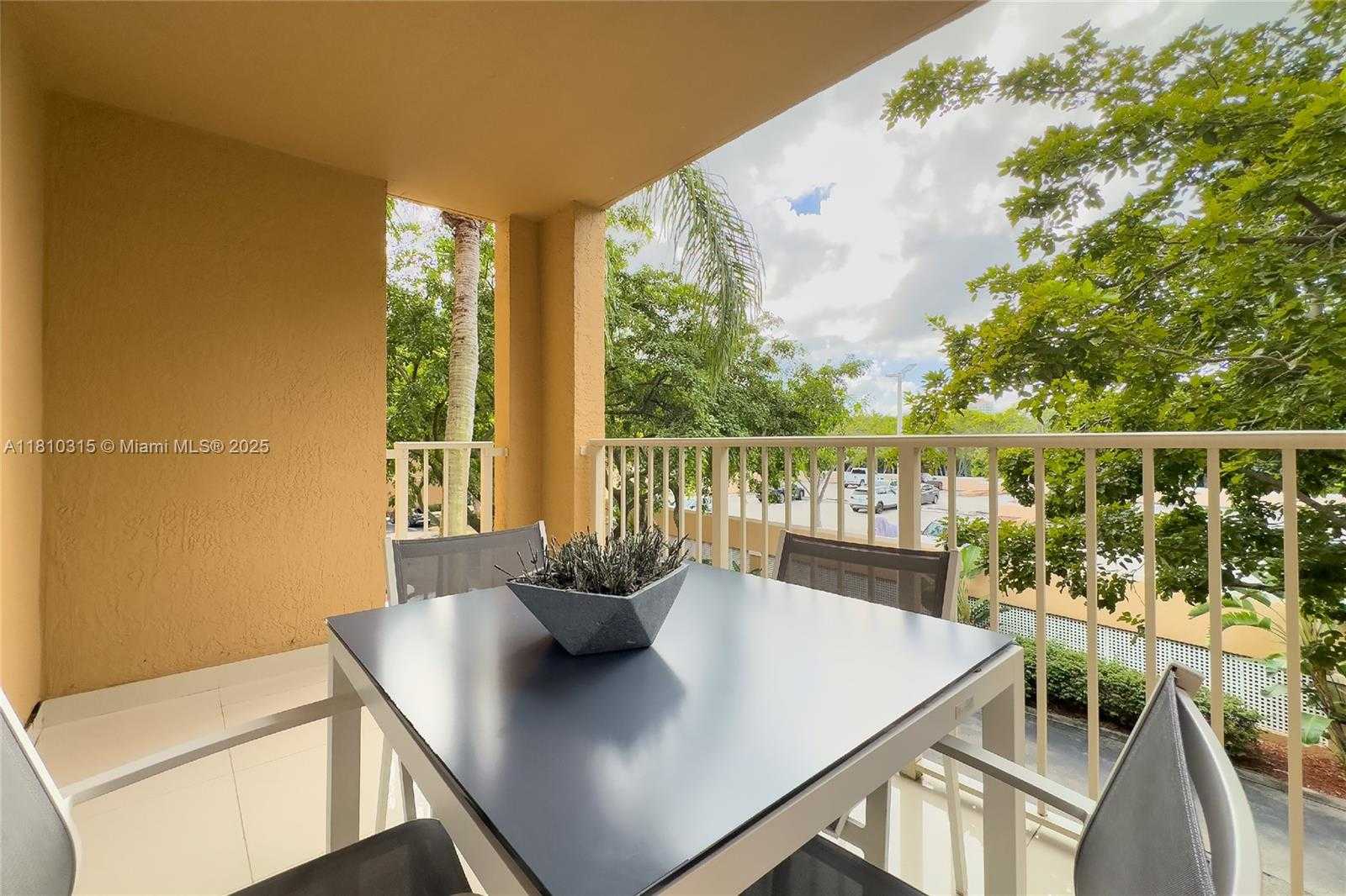 Small Image of Aventura Number 53