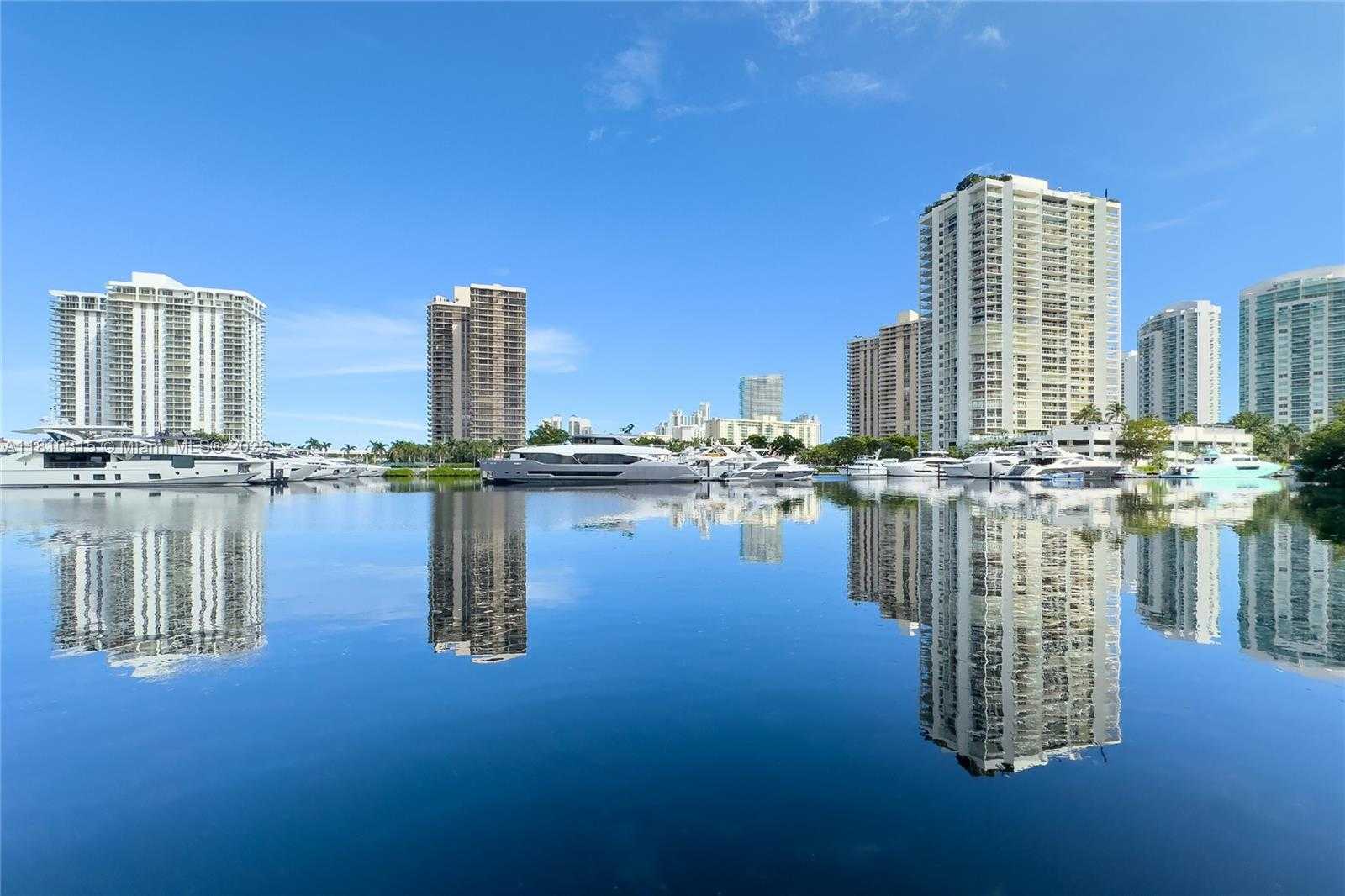 Small Image of Aventura Number 66