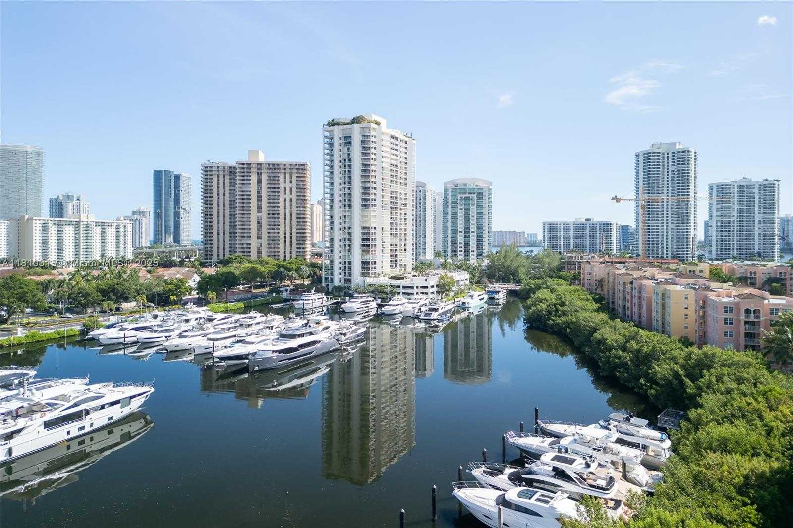 Small Image of Aventura Number 72