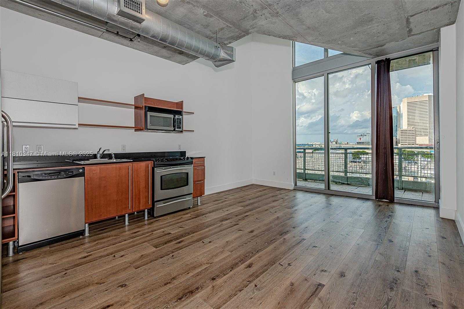 Small Image of 690 SOUTH WEST 1ST CT #1007, Miami Number 13