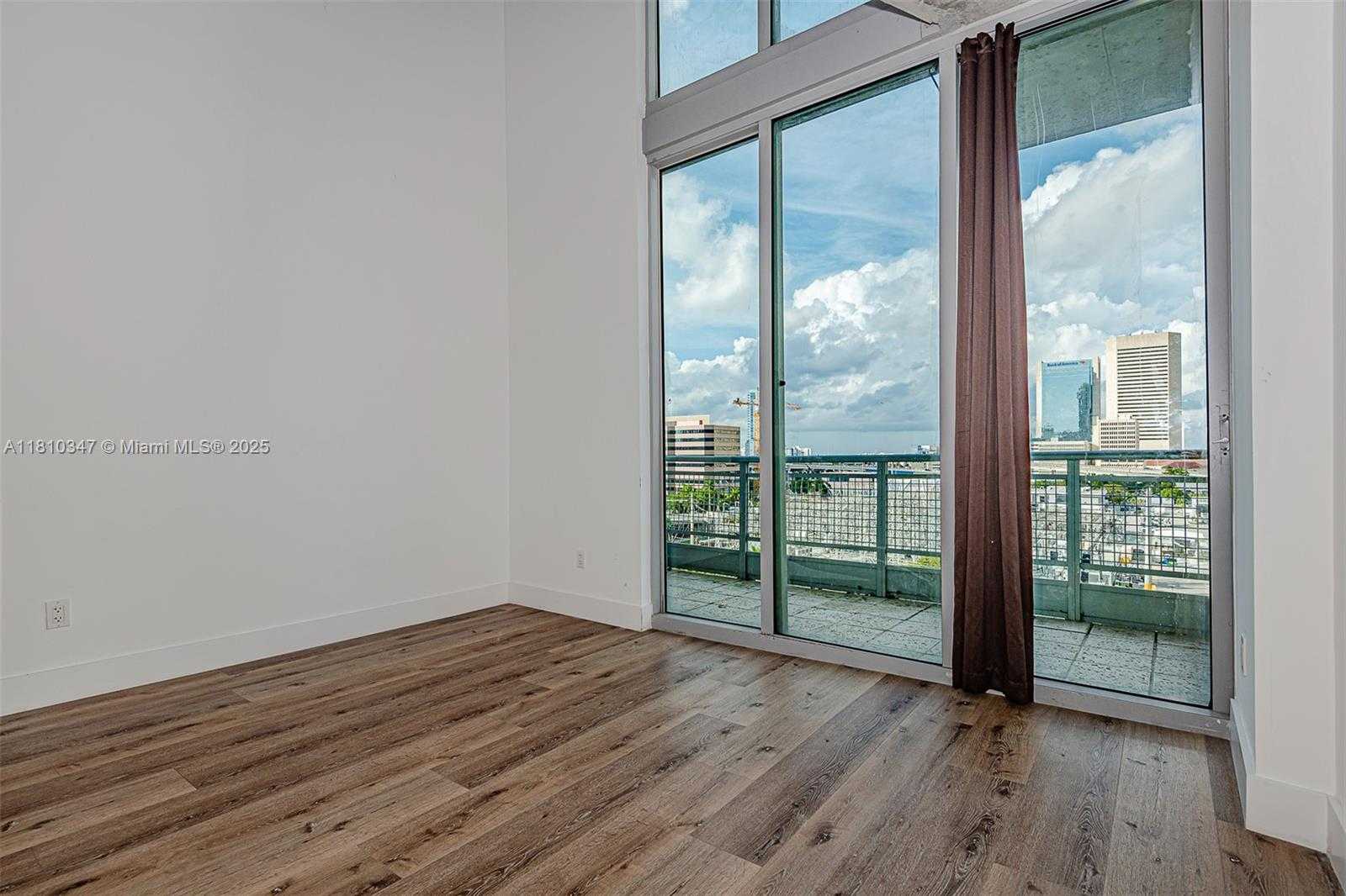 Small Image of 690 SOUTH WEST 1ST CT #1007, Miami Number 7