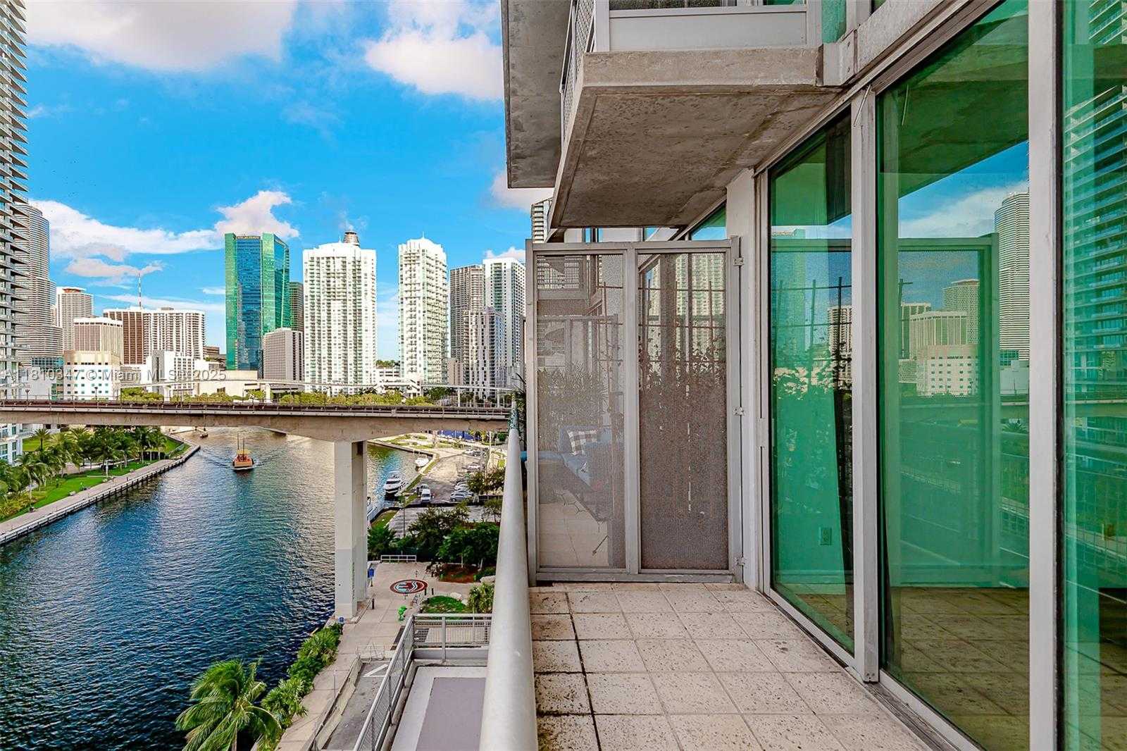 Small Image of 690 SOUTH WEST 1ST CT #1007, Miami Number 8