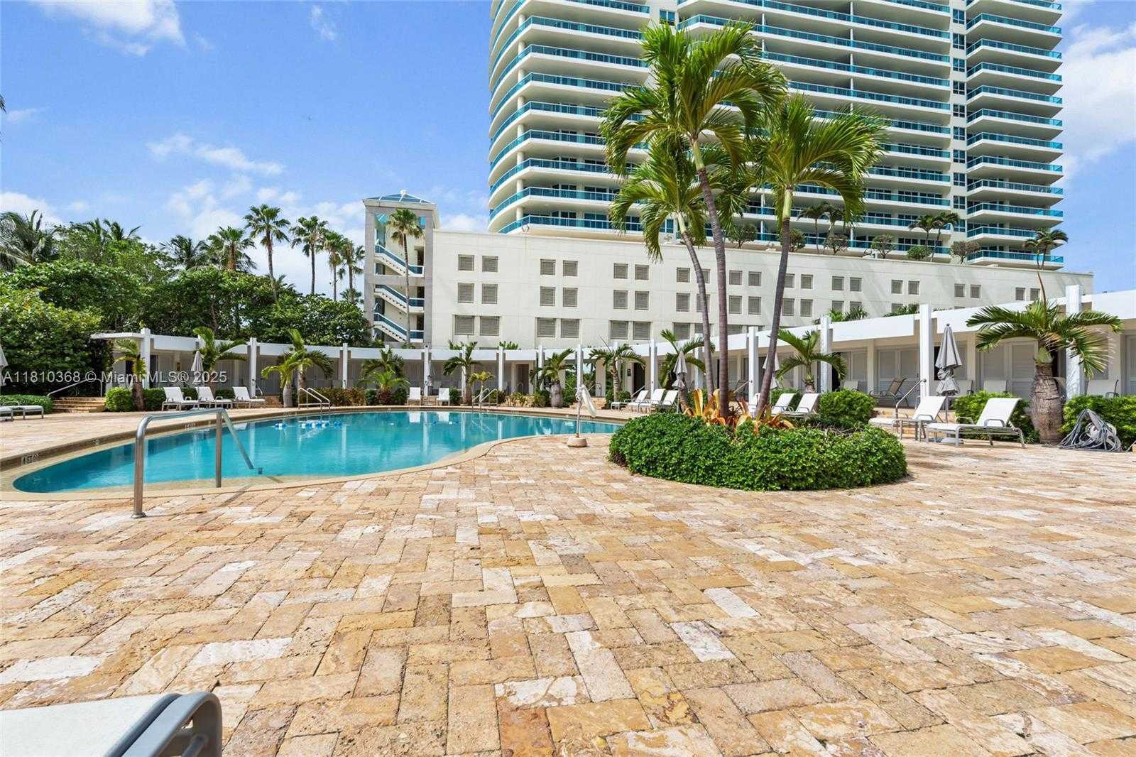 Small Image of 5055 COLLINS AVE #5G, Miami Beach Number 21
