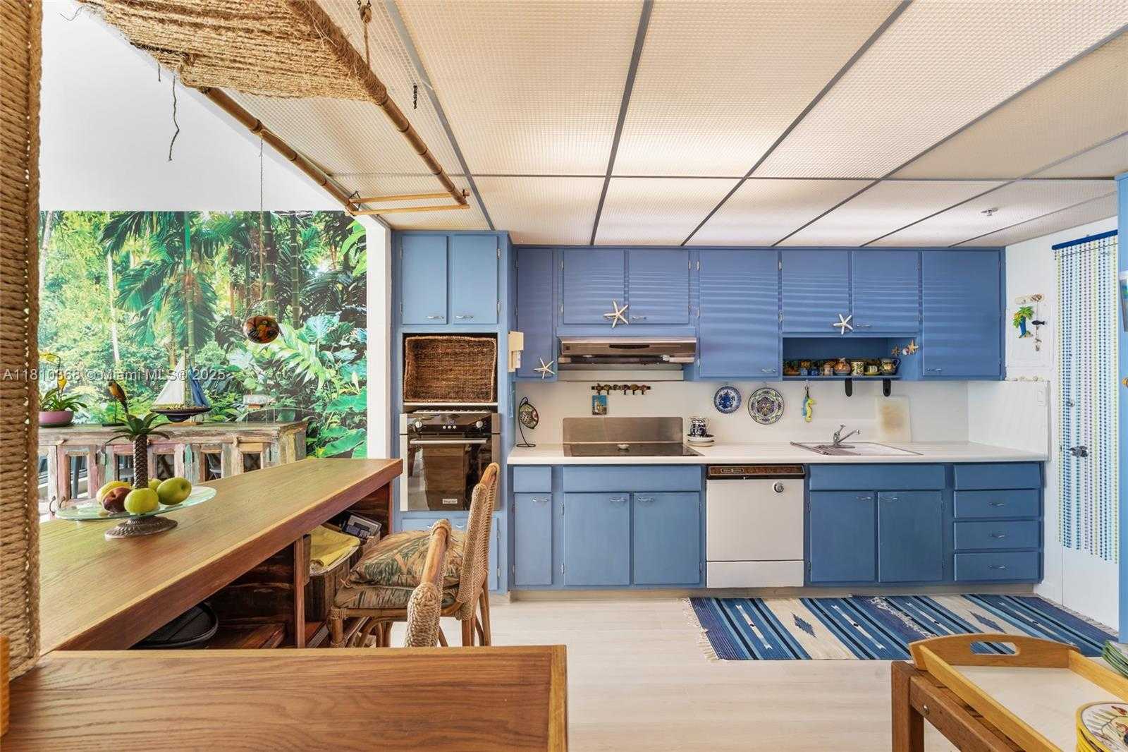 Small Image of 5055 COLLINS AVE #5G, Miami Beach Number 9