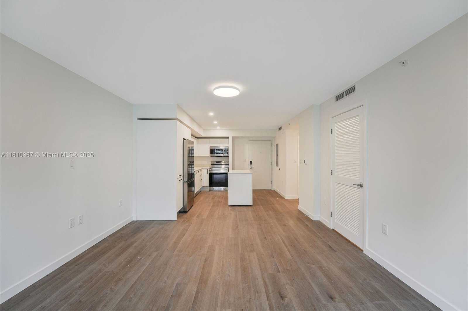 Small Image of 1500 BAY RD #N-0419, Miami Beach Number 11