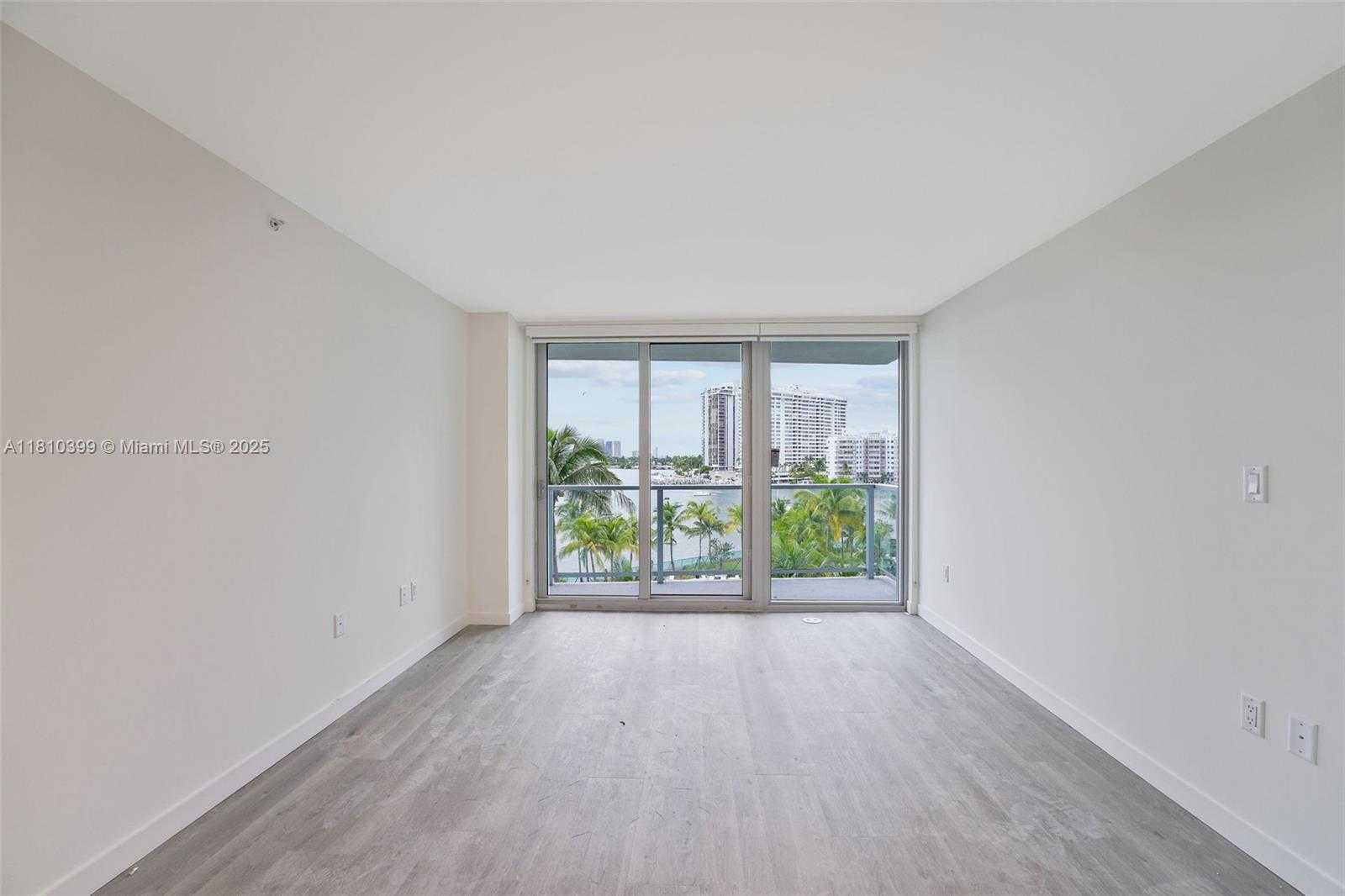 Small Image of 1500 BAY RD #N-0910, Miami Beach Number 7