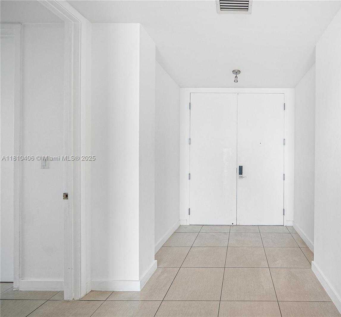 Small Image of 3301 NORTH EAST 1ST AVE #LPH-7, Miami Number 30