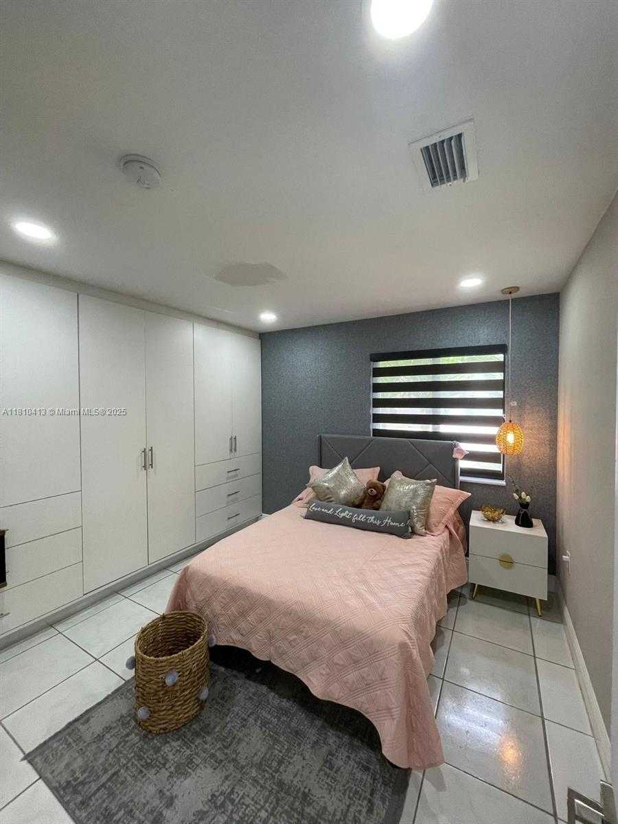 Small Image of 21045 124 AVE RD #na, Miami Number 14