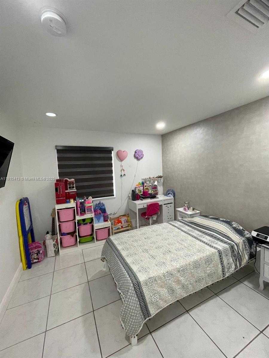 Small Image of 21045 124 AVE RD #na, Miami Number 15