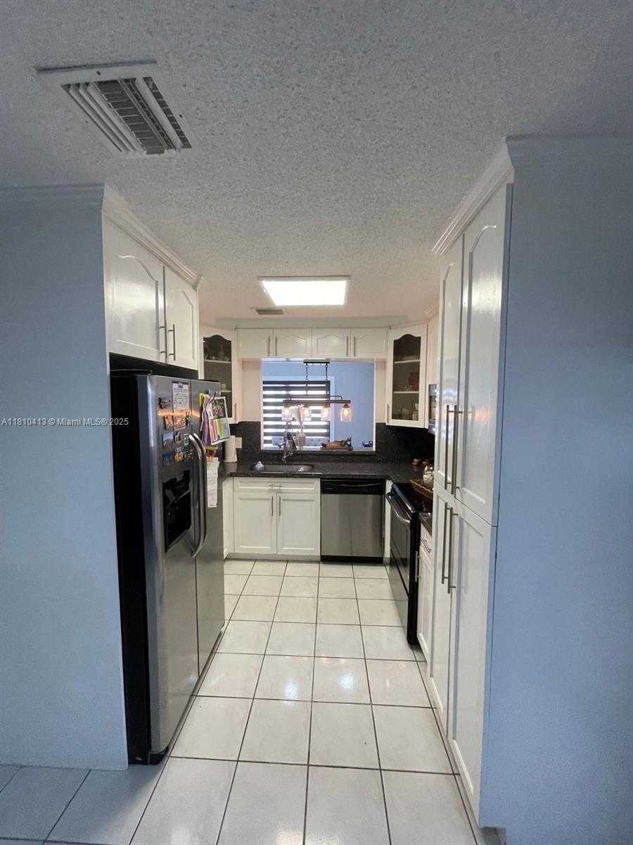 Small Image of 21045 124 AVE RD #na, Miami Number 8