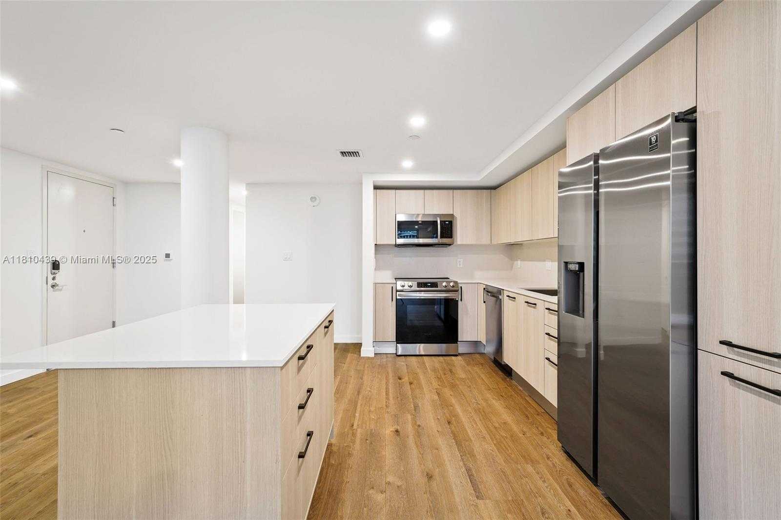 Small Image of 1500 BAY RD #N-0225, Miami Beach Number 18