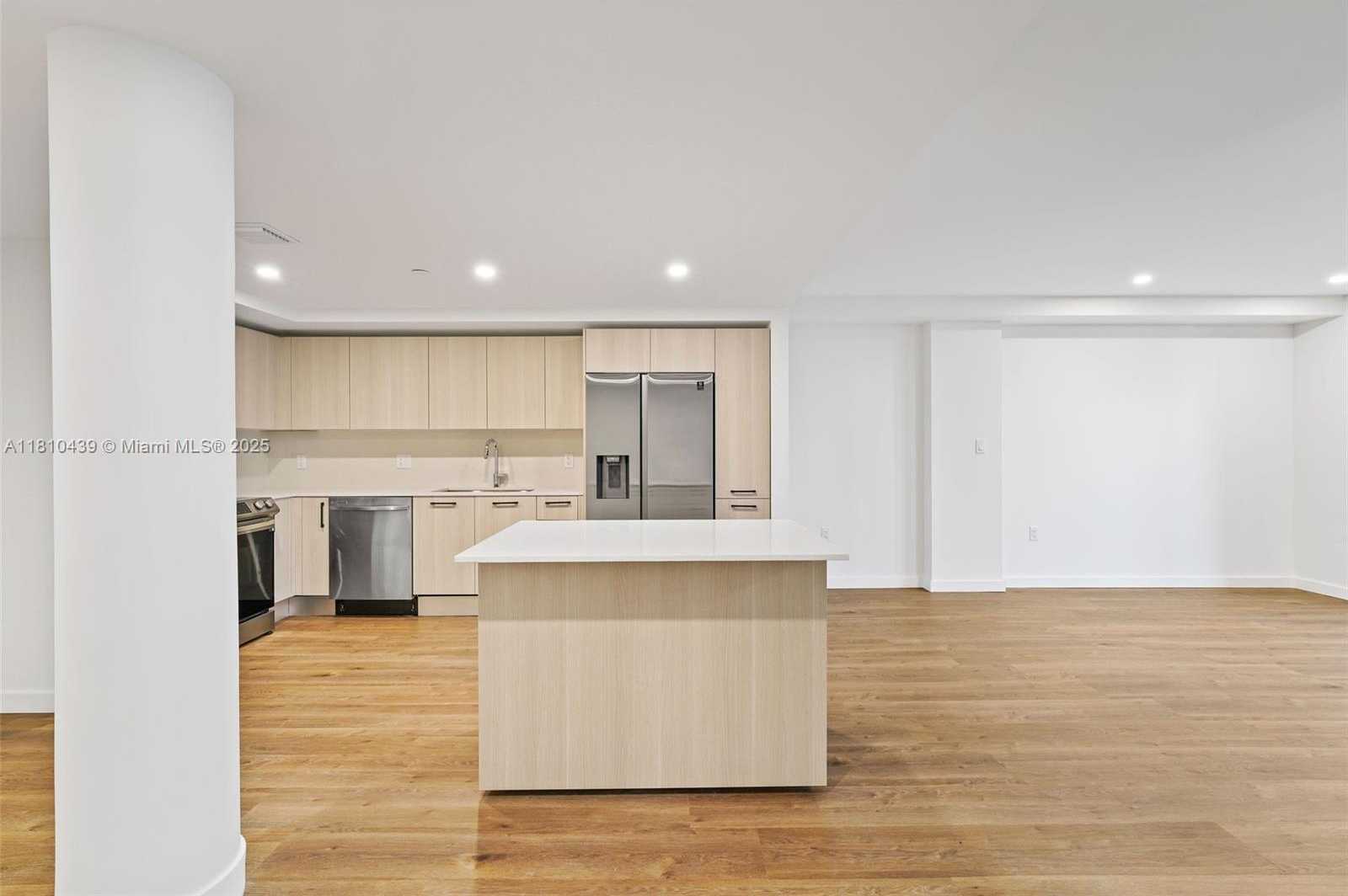 Small Image of 1500 BAY RD #N-0225, Miami Beach Number 19