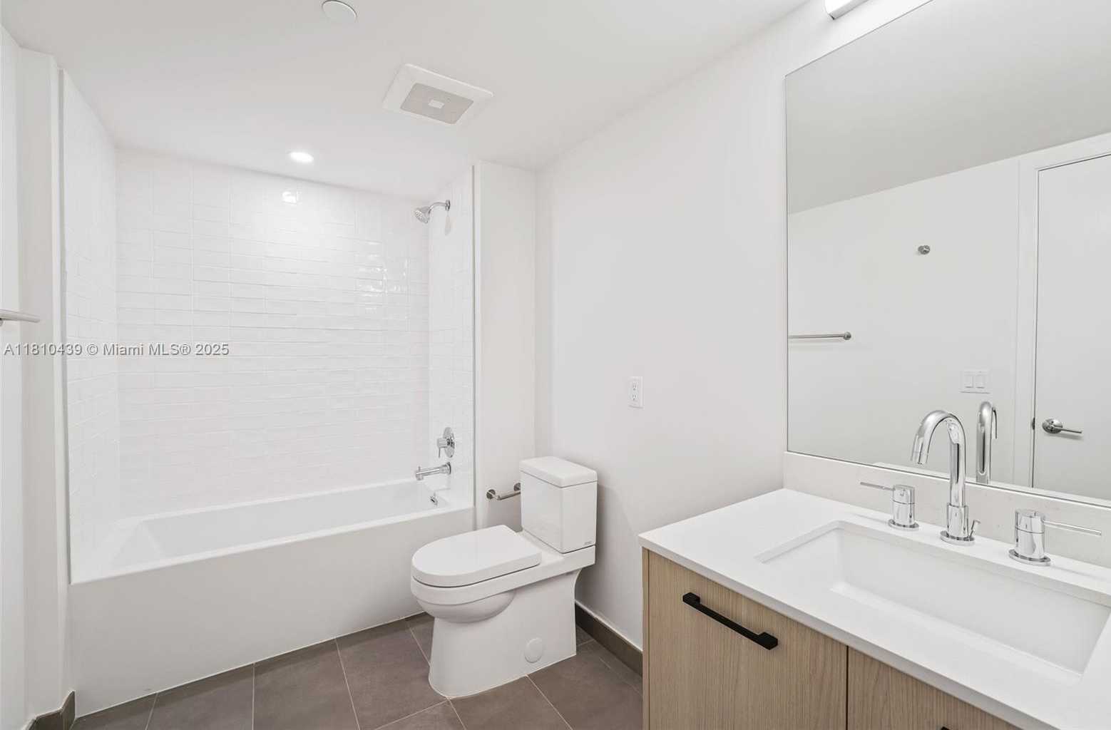 Small Image of 1500 BAY RD #N-0225, Miami Beach Number 23