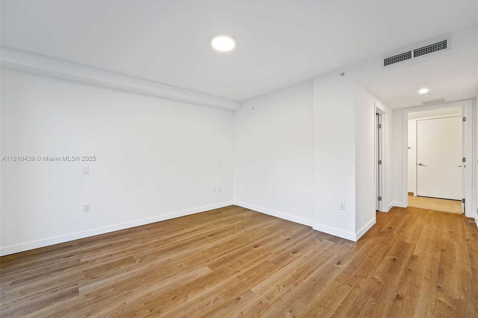Small Image of 1500 BAY RD #N-0225, Miami Beach Number 30
