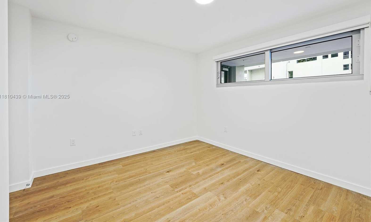 Small Image of 1500 BAY RD #N-0225, Miami Beach Number 32