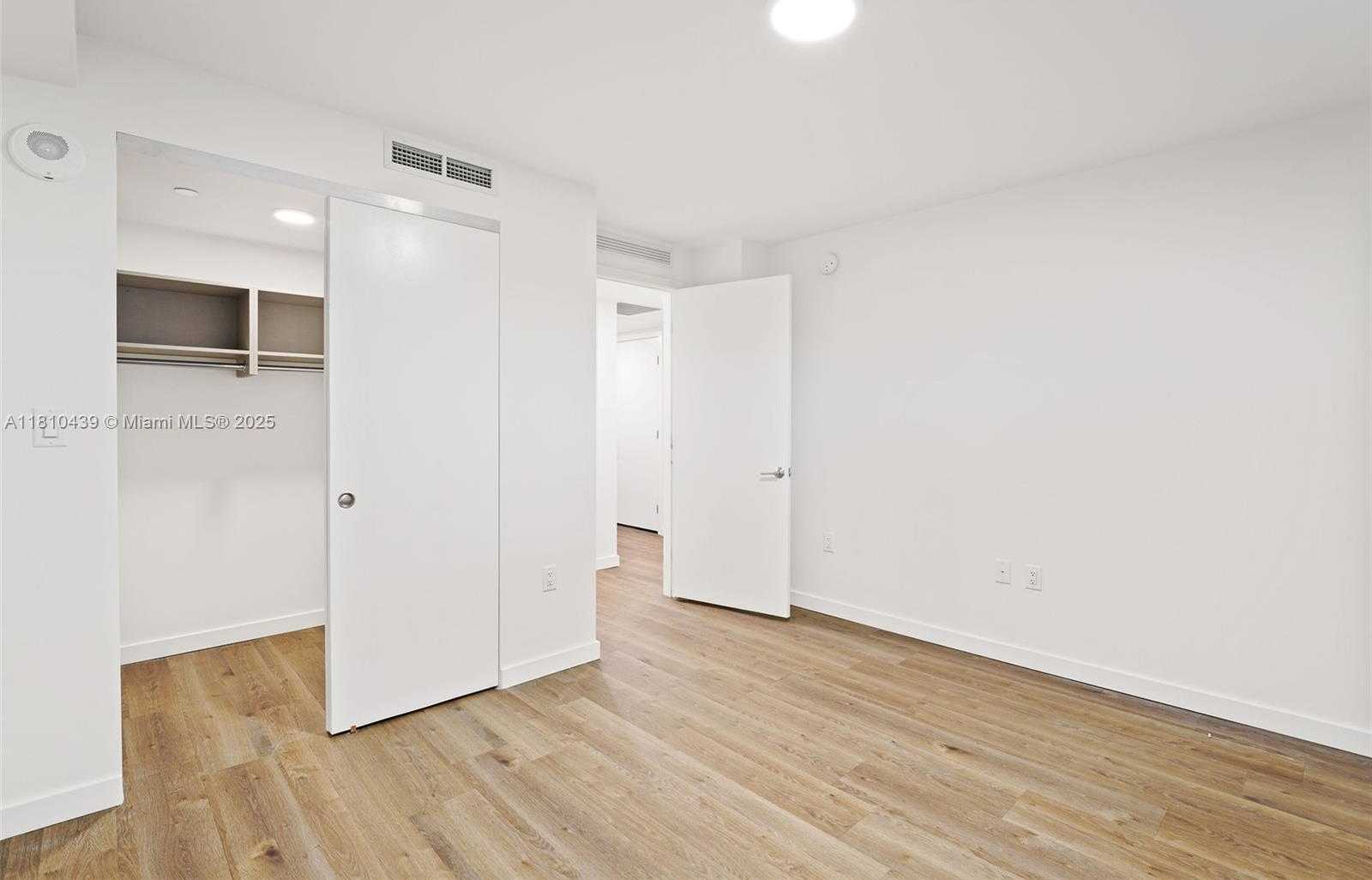 Small Image of 1500 BAY RD #N-0225, Miami Beach Number 33