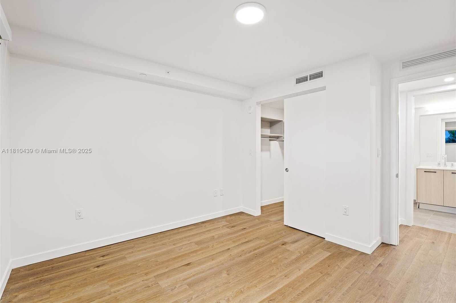 Small Image of 1500 BAY RD #N-0225, Miami Beach Number 34