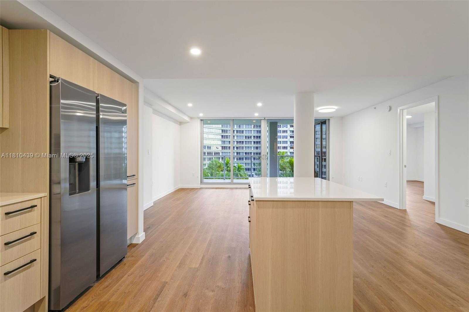Small Image of 1500 BAY RD #N-0225, Miami Beach Number 4