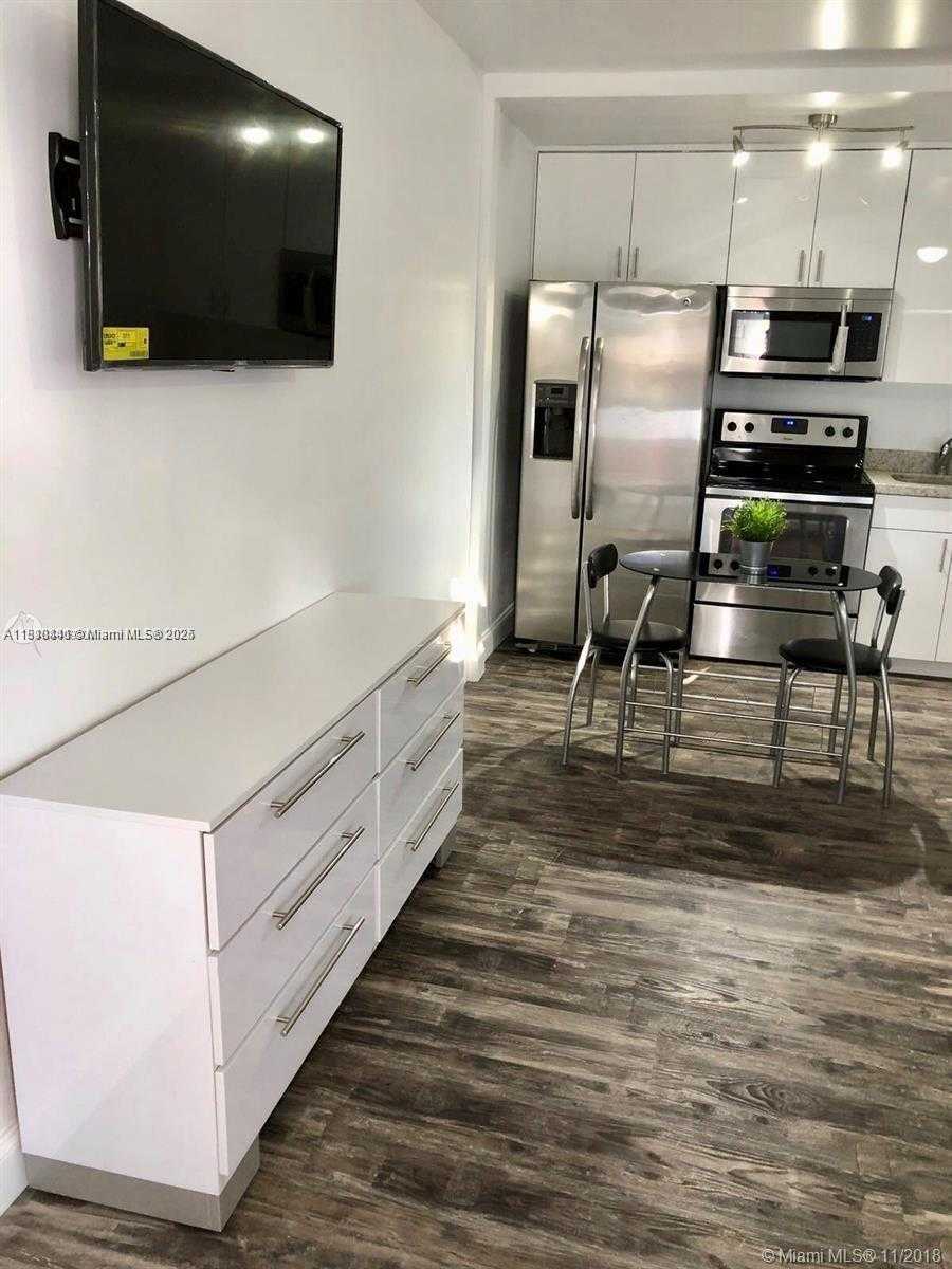 Small Image of 2344 WEST FLAGLER ST, Miami Number 3