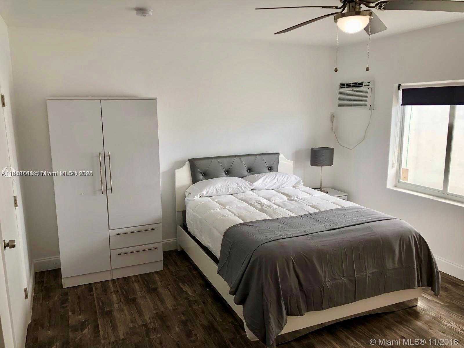 Small Image of 2344 WEST FLAGLER ST, Miami Number 5