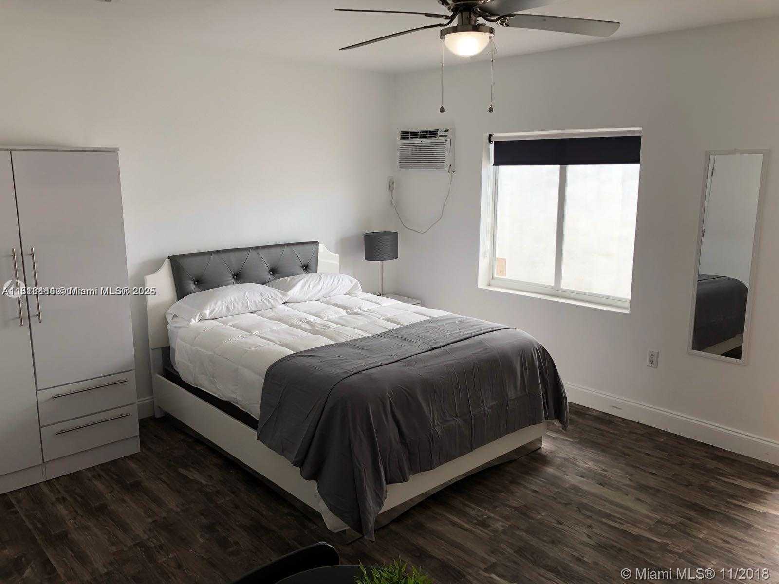 Small Image of 2344 WEST FLAGLER ST, Miami Number 6