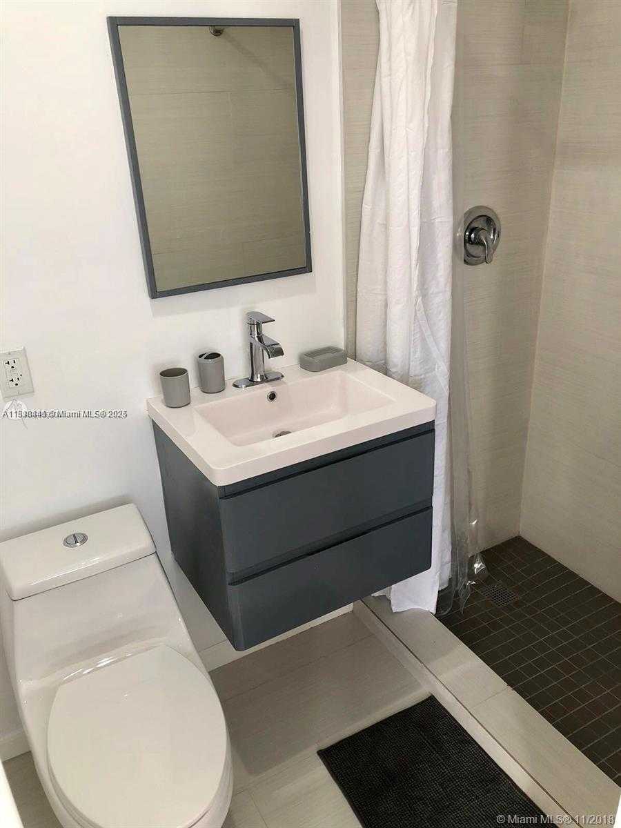 Small Image of 2344 WEST FLAGLER ST, Miami Number 8