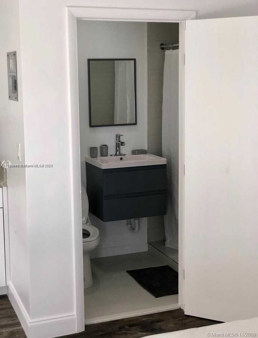 Small Image of 2344 WEST FLAGLER ST, Miami Number 9