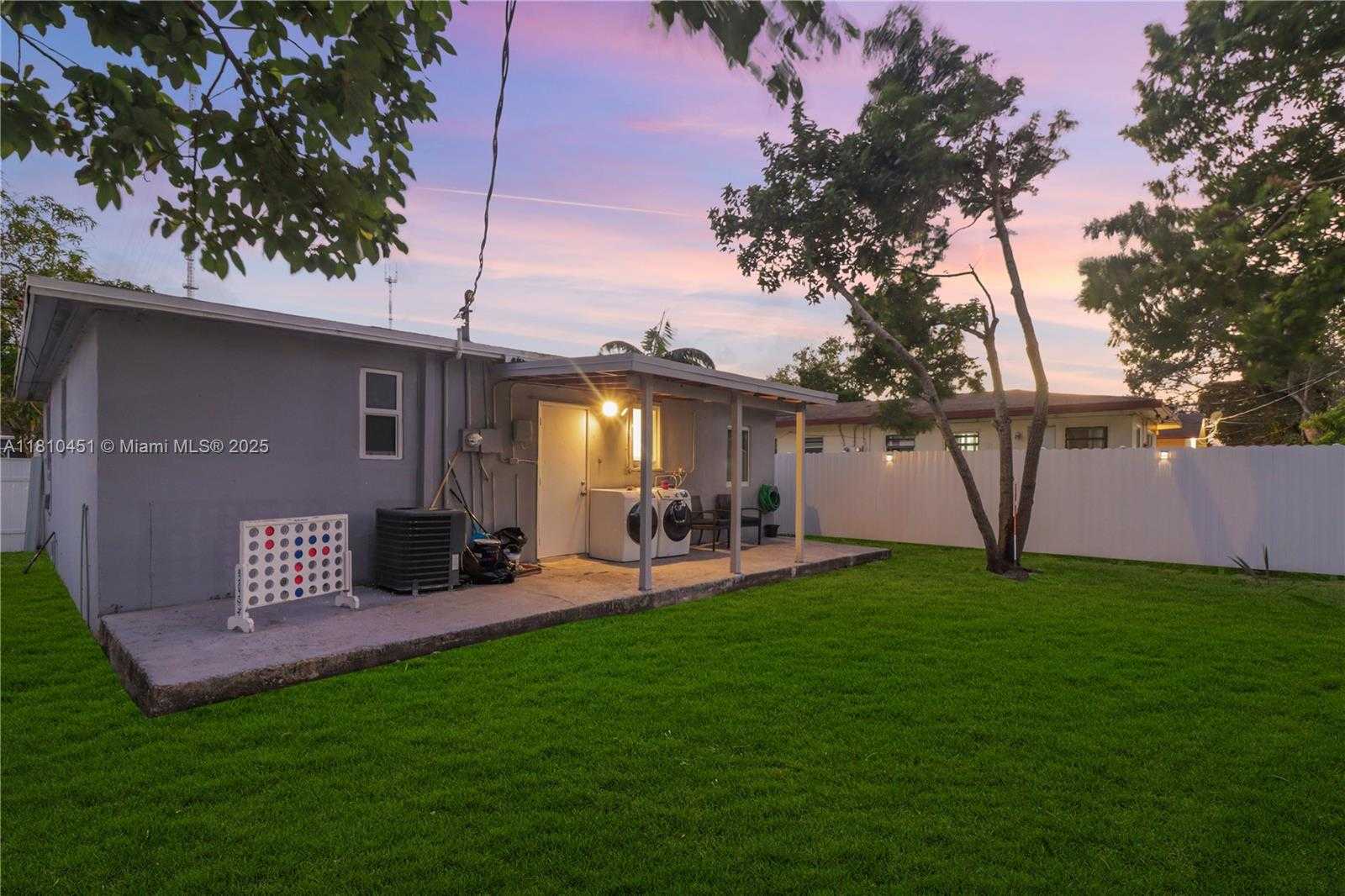 Small Image of 6039 SOUTH WEST 38TH ST, Miramar Number 3