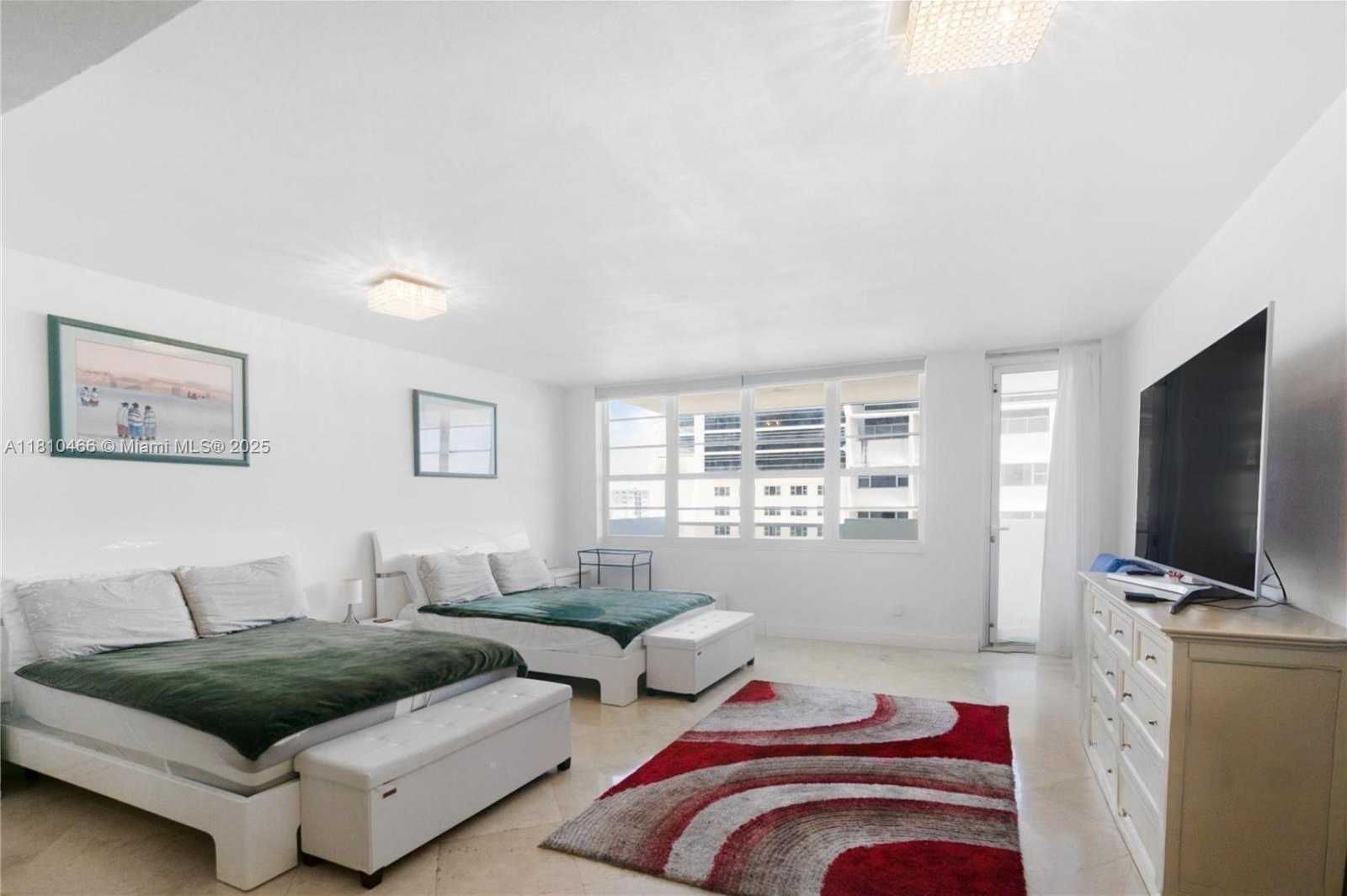Small Image of 100 LINCOLN RD #827, Miami Beach Number 4