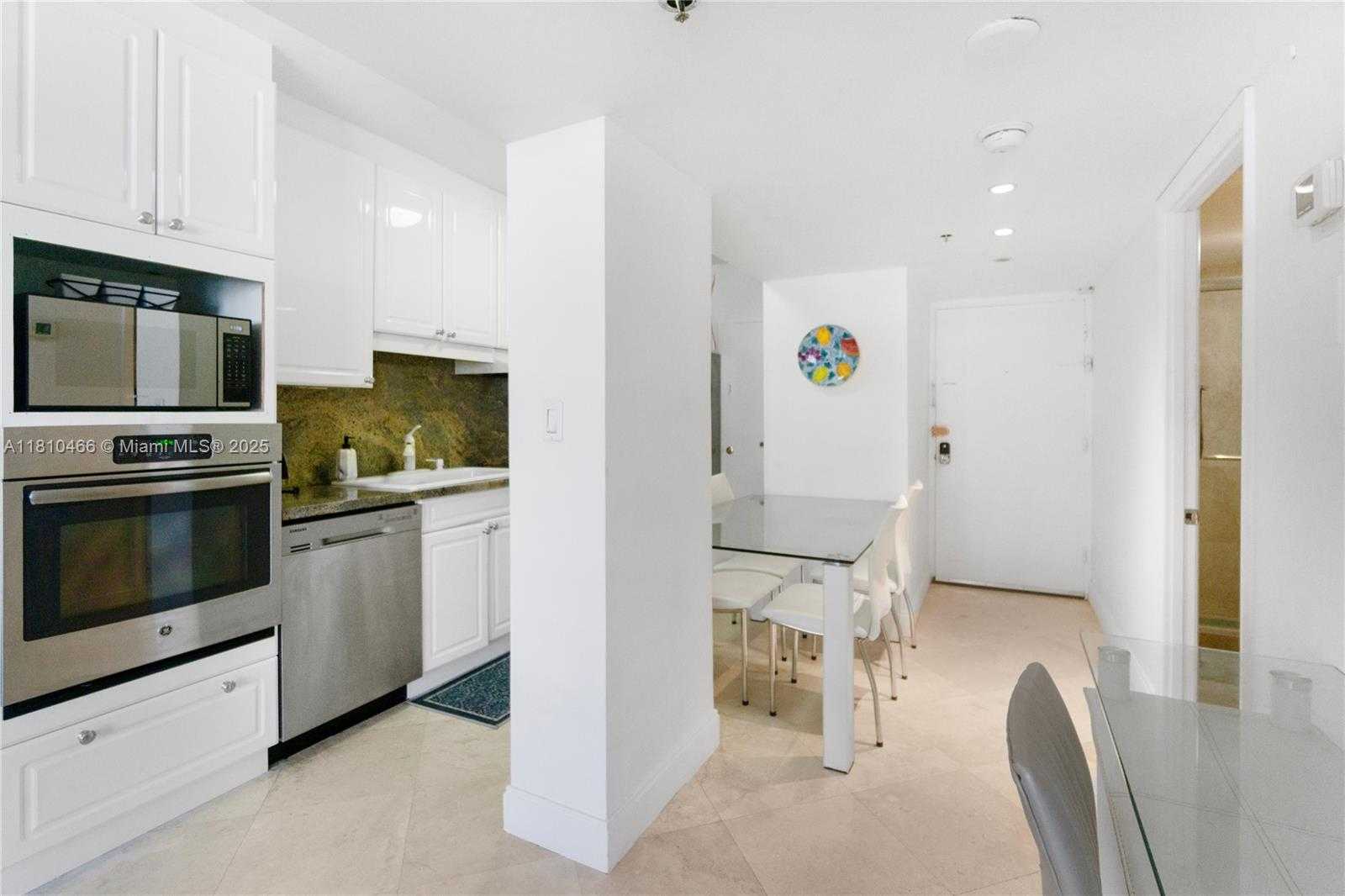 Small Image of 100 LINCOLN RD #827, Miami Beach Number 9
