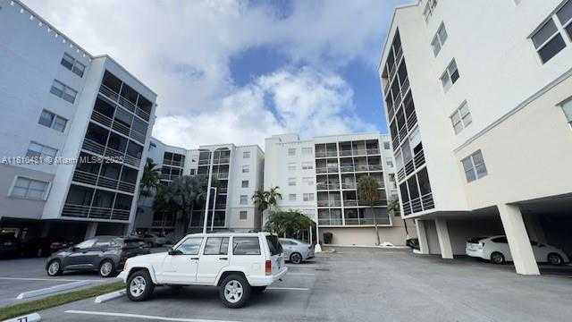 Small Image of 2821 NORTH MIAMI BEACH BLVD #4M, North Miami Beach Number 2