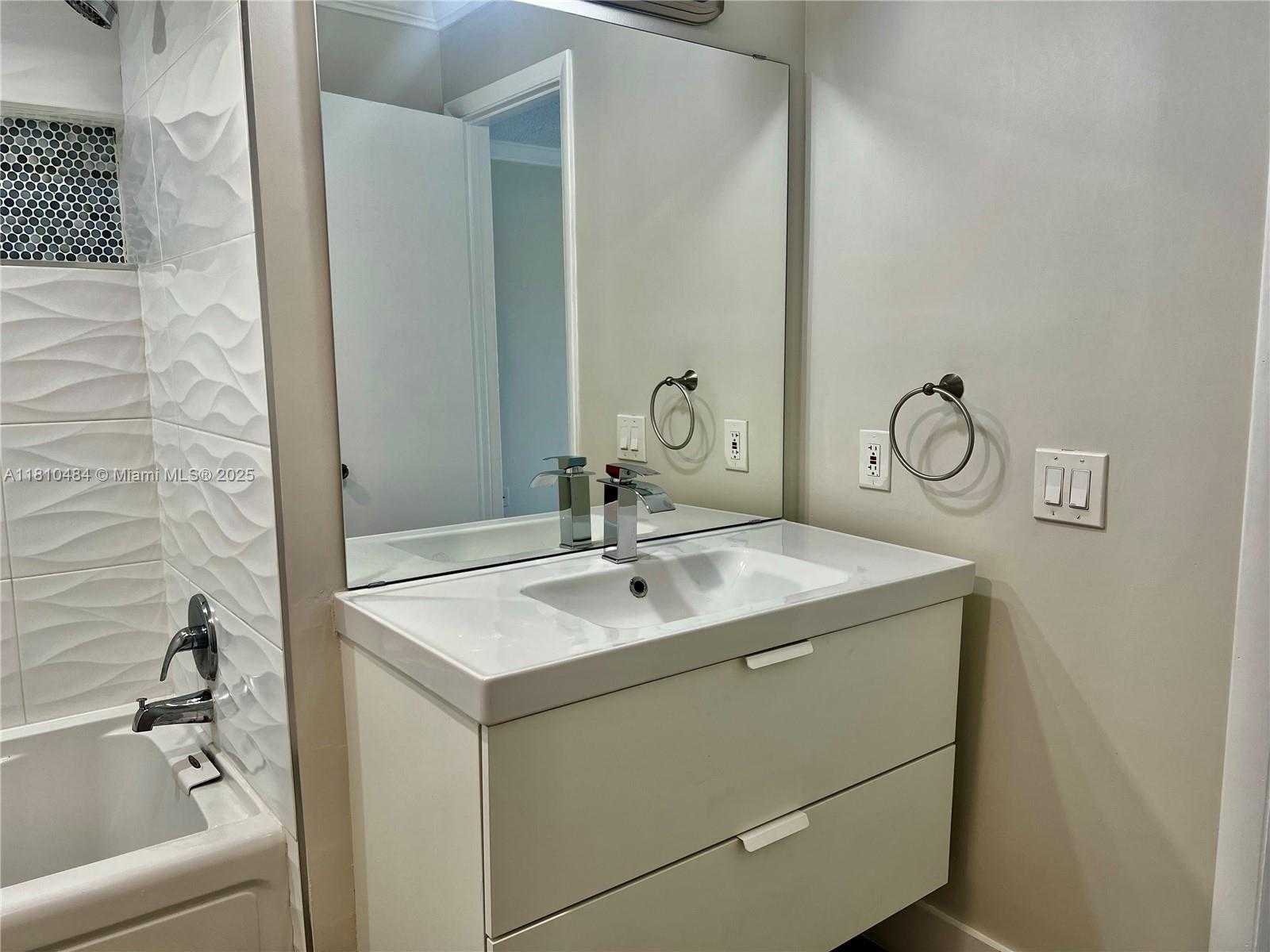 Small Image of 18850 NORTH WEST 57TH AVE #305, Hialeah Number 17