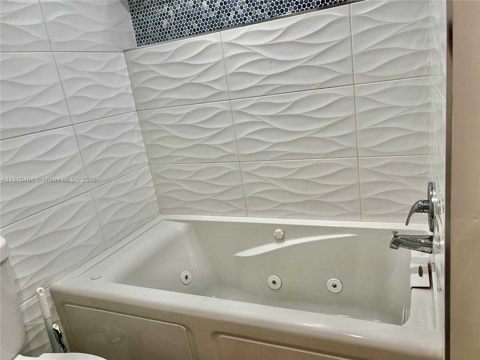 Small Image of 18850 NORTH WEST 57TH AVE #305, Hialeah Number 23