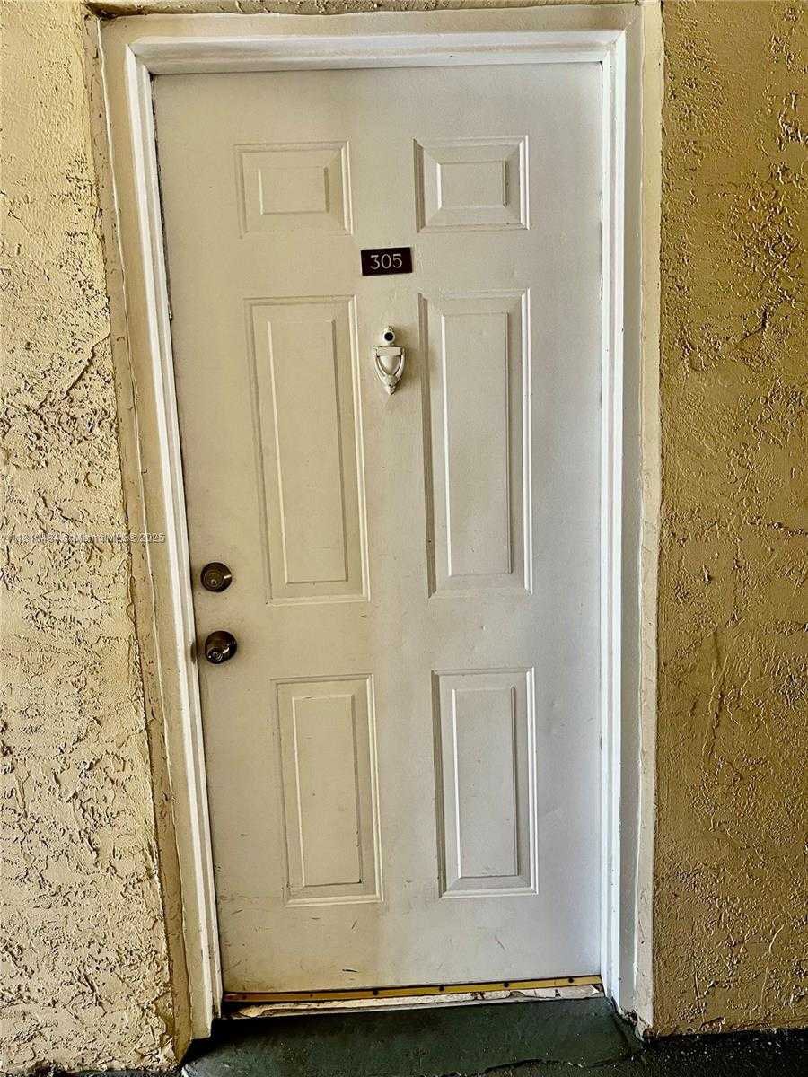 Small Image of 18850 NORTH WEST 57TH AVE #305, Hialeah Number 4