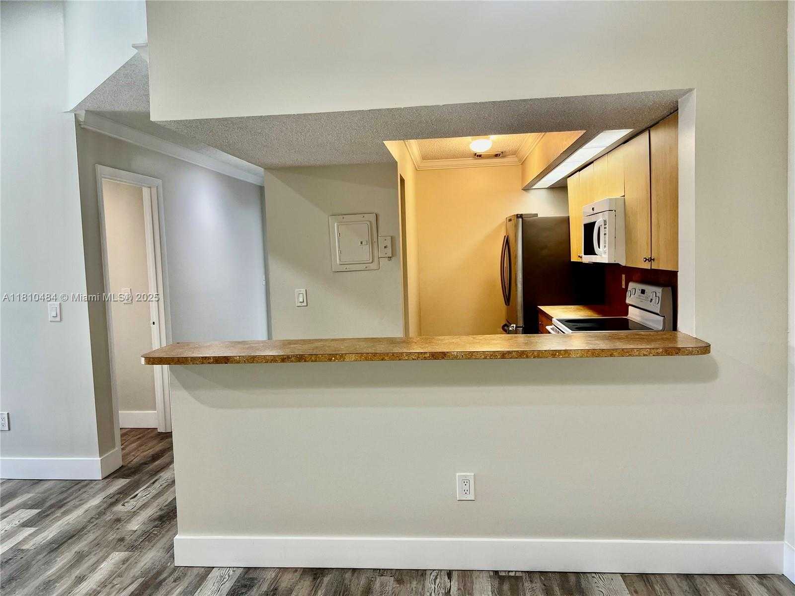 Small Image of 18850 NORTH WEST 57TH AVE #305, Hialeah Number 5