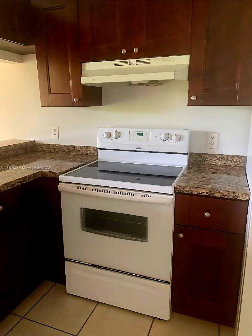 Small Image of 4555 NORTH WEST 99TH AVE #102, Doral Number 3