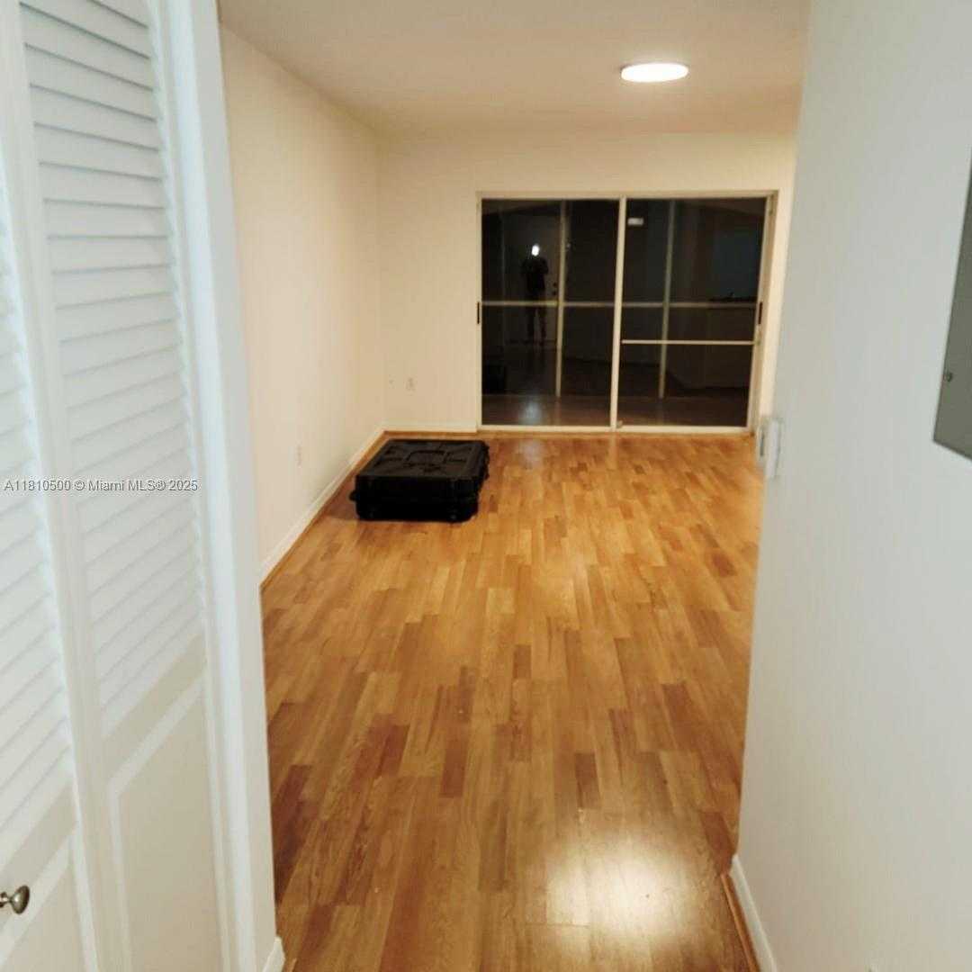 Small Image of 4555 NORTH WEST 99TH AVE #102, Doral Number 5
