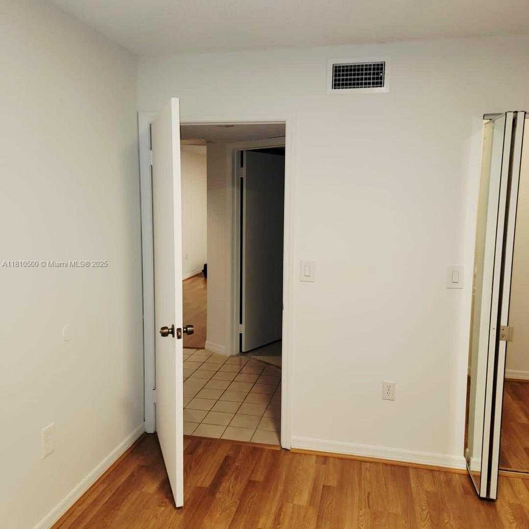 Small Image of 4555 NORTH WEST 99TH AVE #102, Doral Number 8