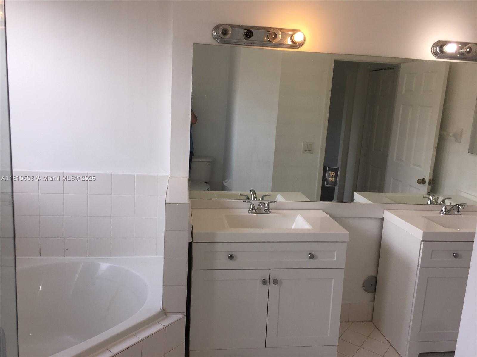 Small Image of 12861 SOUTH WEST 134TH ST, Miami Number 11