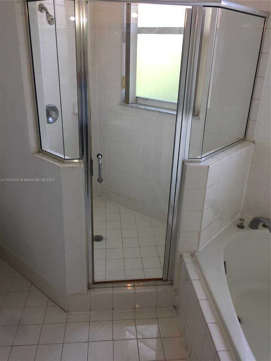 Small Image of 12861 SOUTH WEST 134TH ST, Miami Number 7