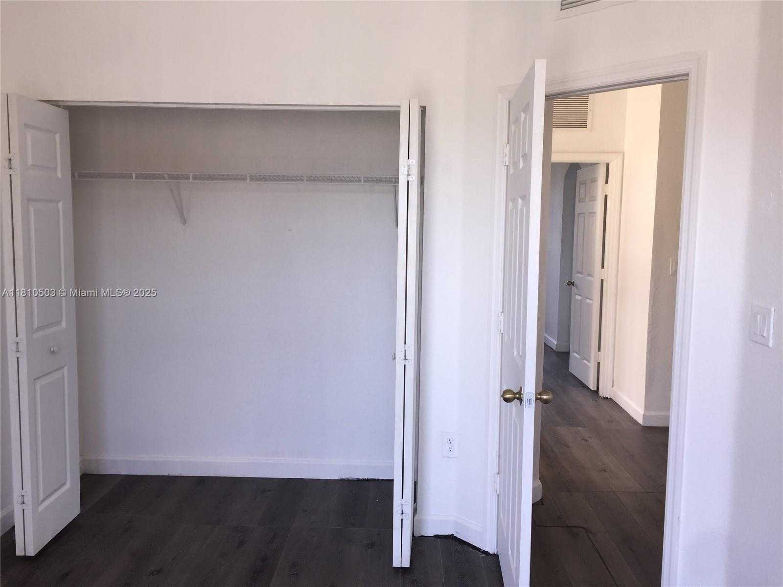 Small Image of 12861 SOUTH WEST 134TH ST, Miami Number 8