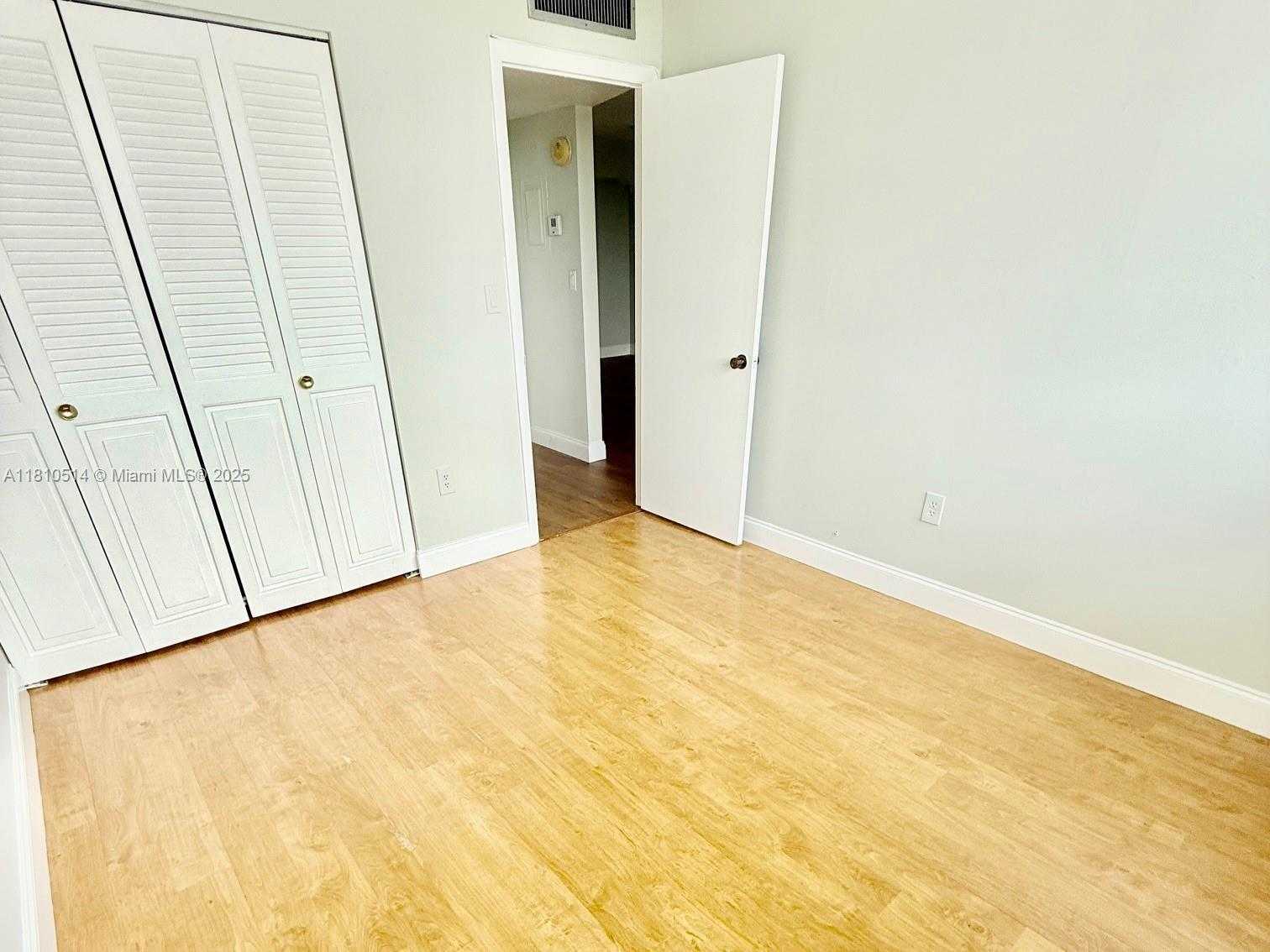 Small Image of 1300 SAINT CHARLES PL #PH2, Pembroke Pines Number 11