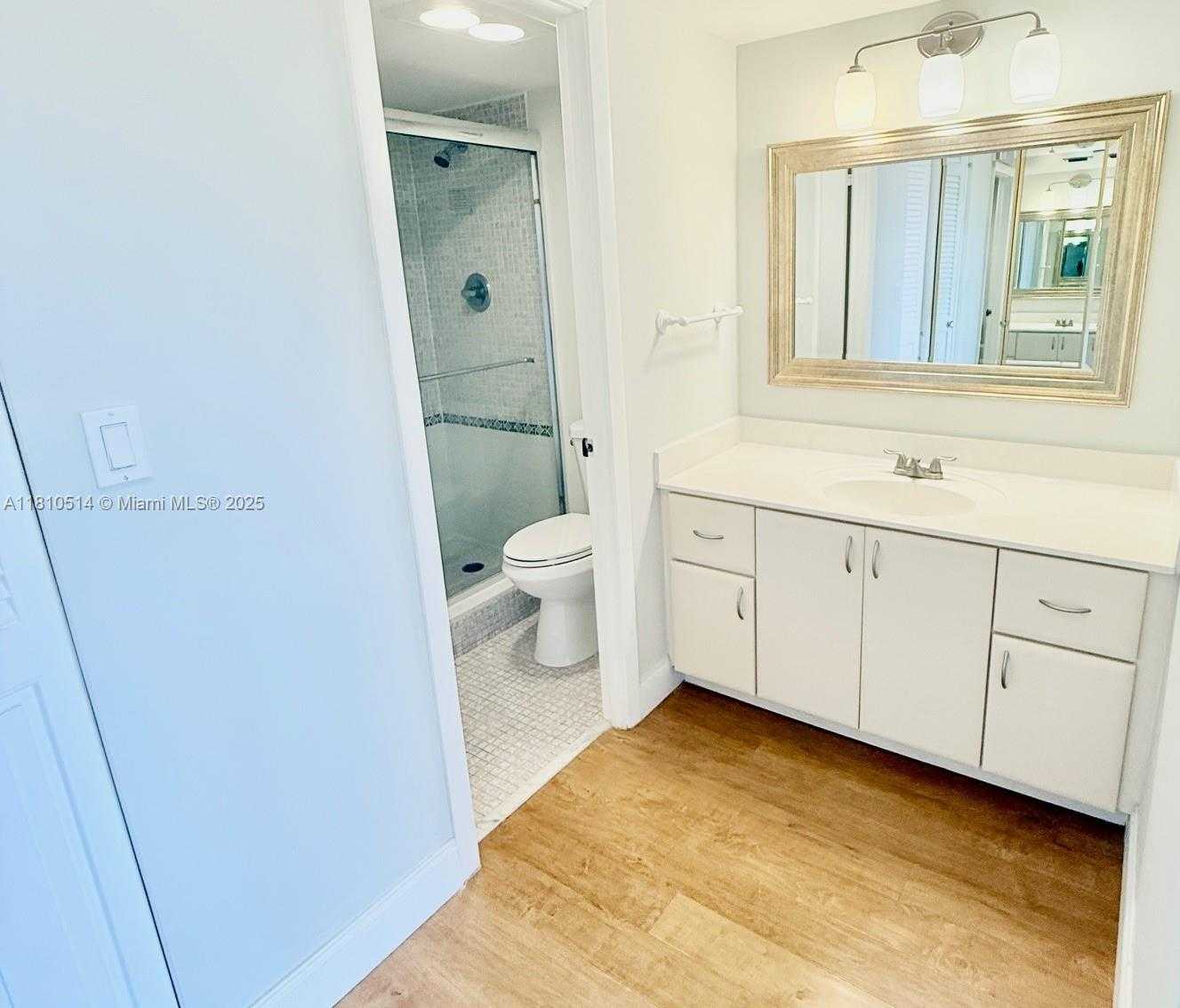 Small Image of 1300 SAINT CHARLES PL #PH2, Pembroke Pines Number 18