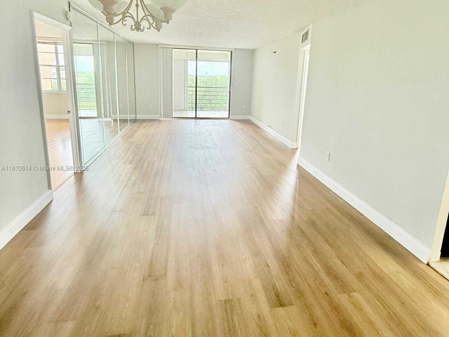 Small Image of 1300 SAINT CHARLES PL #PH2, Pembroke Pines Number 5