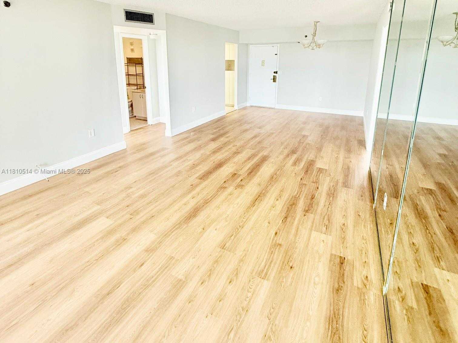 Small Image of 1300 SAINT CHARLES PL #PH2, Pembroke Pines Number 7